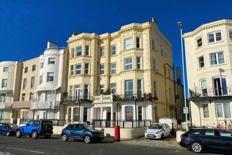 3 bedroom apartment for sale - Marine Parade, Worthing, West Sussex, BN11