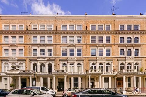 2 bedroom flat for sale, Queen's Gate Place, South Kensington, London