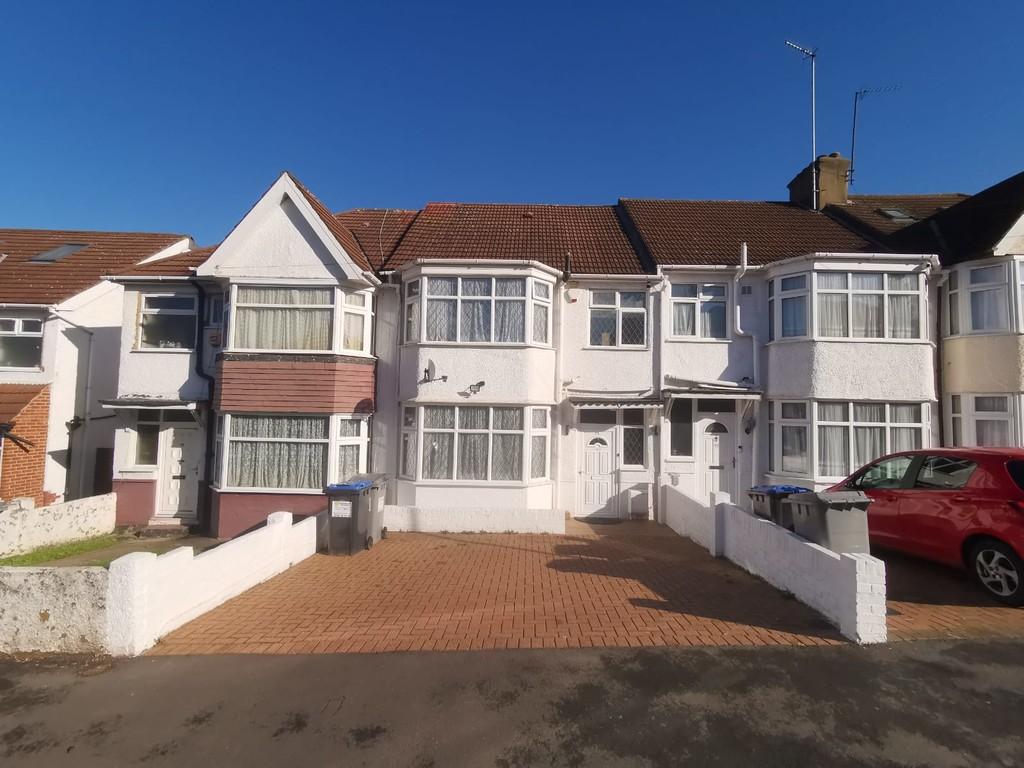 Evelyn Avenue, Kingsbury 4 bed terraced house £2,600 pcm (£600 pw)