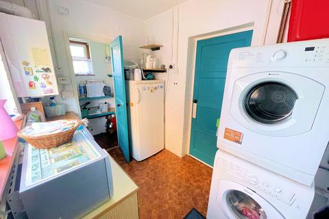 45 Douglas Lane, Wraysbury, Staines-upon-thames, TW19 5NF