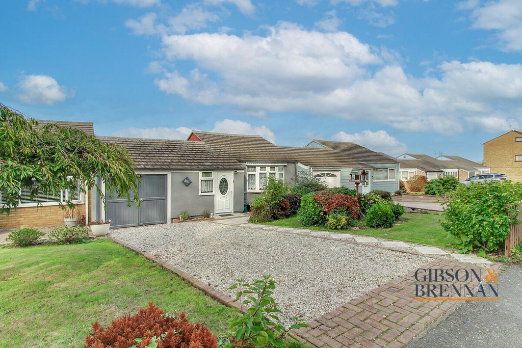 Gaynesford, Basildon, SS16 3 bed bungalow £380,000