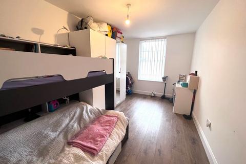 2 bedroom apartment to rent - South Park Hill Road, South Croydon