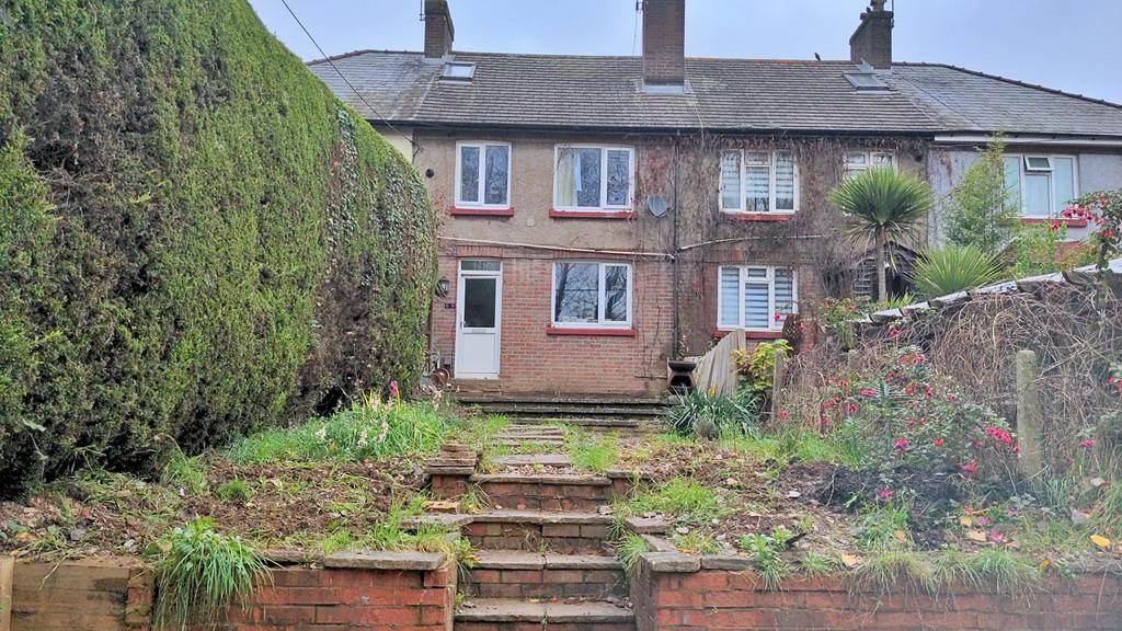 Latimer Road, Chesham 2 bed terraced house £425,000
