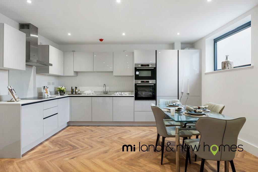 Walter Court, Disraeli Road, E7 2 bed penthouse for sale £450,000