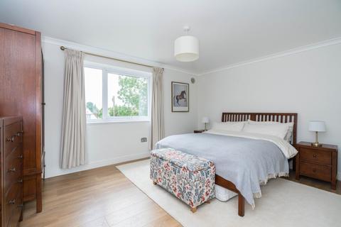 2 bedroom apartment to rent - Rickmansworth Road, Pinner
