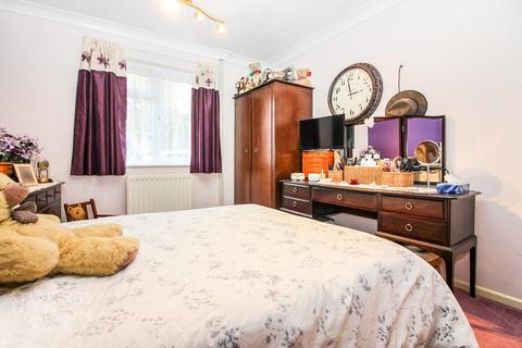 2 bedroom detached bungalow for sale - Park Close, Hethersett, Norwich