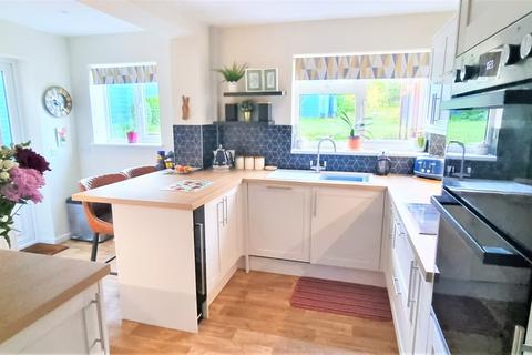 5 Grandisson Drive, Ottery St Mary, EX11 1JD