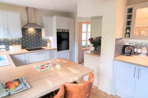 5 Grandisson Drive, Ottery St Mary, EX11 1JD