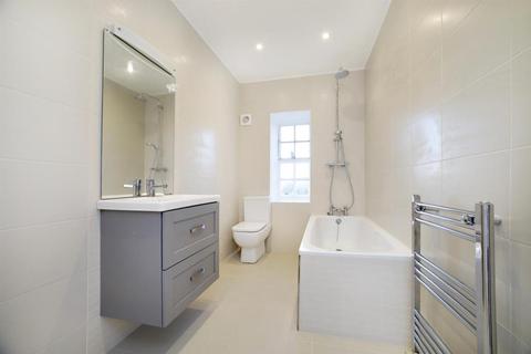 2 bedroom flat for sale - Heathcroft Hampstead Way NW11