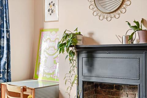186 Dames Road, London, E7 0EB