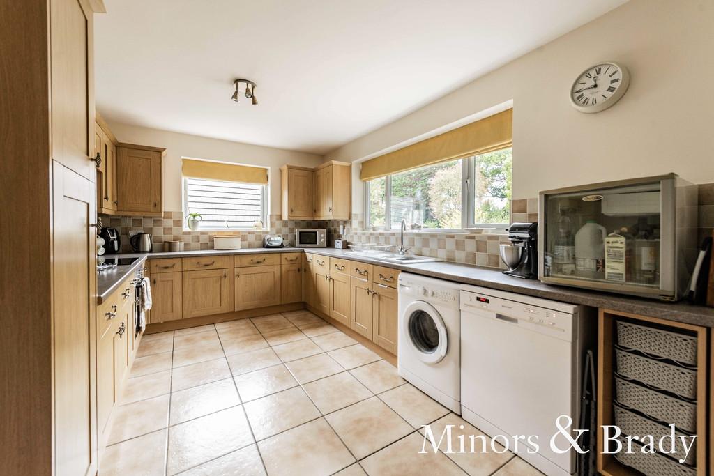 Postwick Lane, Brundall 3 bed flat £350,000