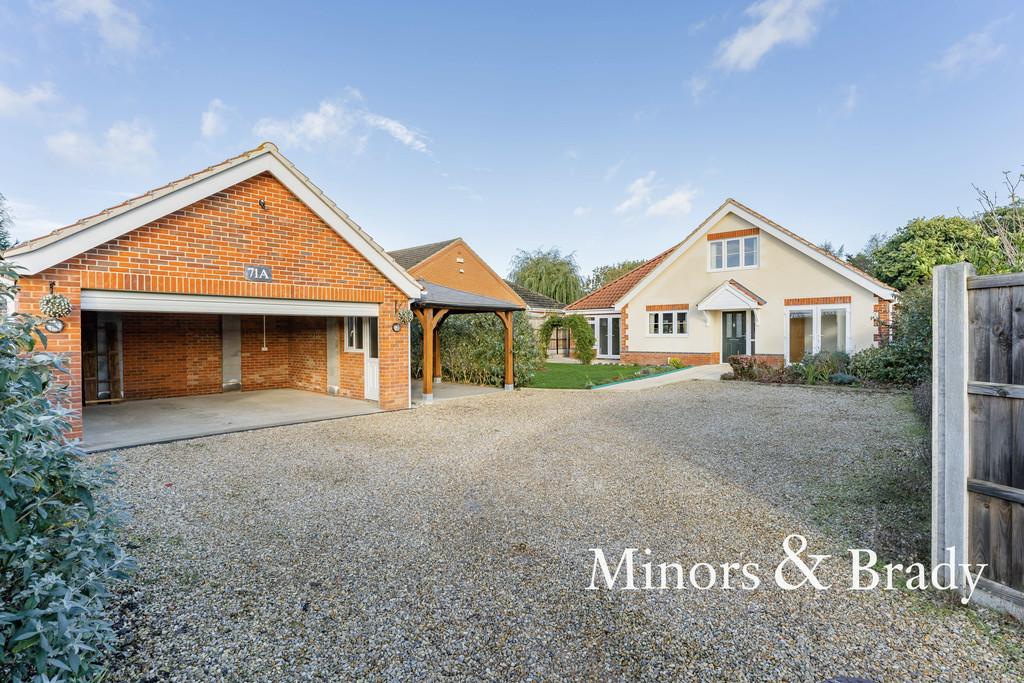 Blofield Corner Road, Little Plumstead 5 bed detached bungalow for sale