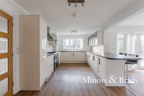 71a Blofield Corner Road, Little Plumstead, Norwich, NR13 5HU