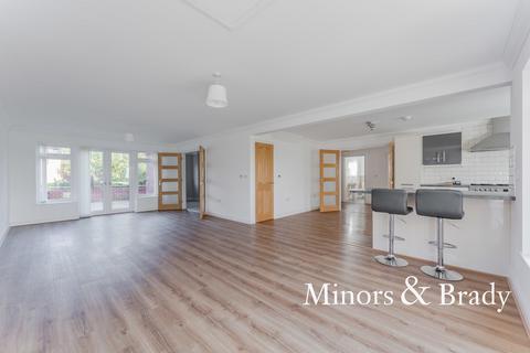 71a Blofield Corner Road, Little Plumstead, Norwich, NR13 5HU