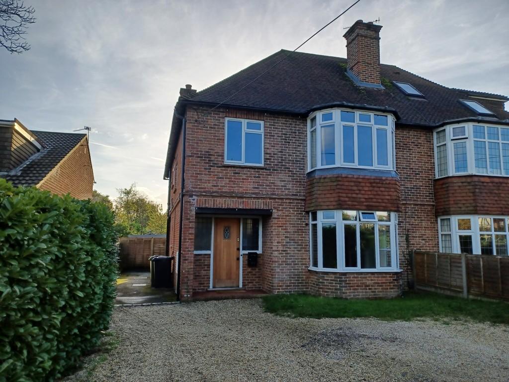 The Causeway, Petersfield 4 bed semidetached house £2,000 pcm (£462 pw)