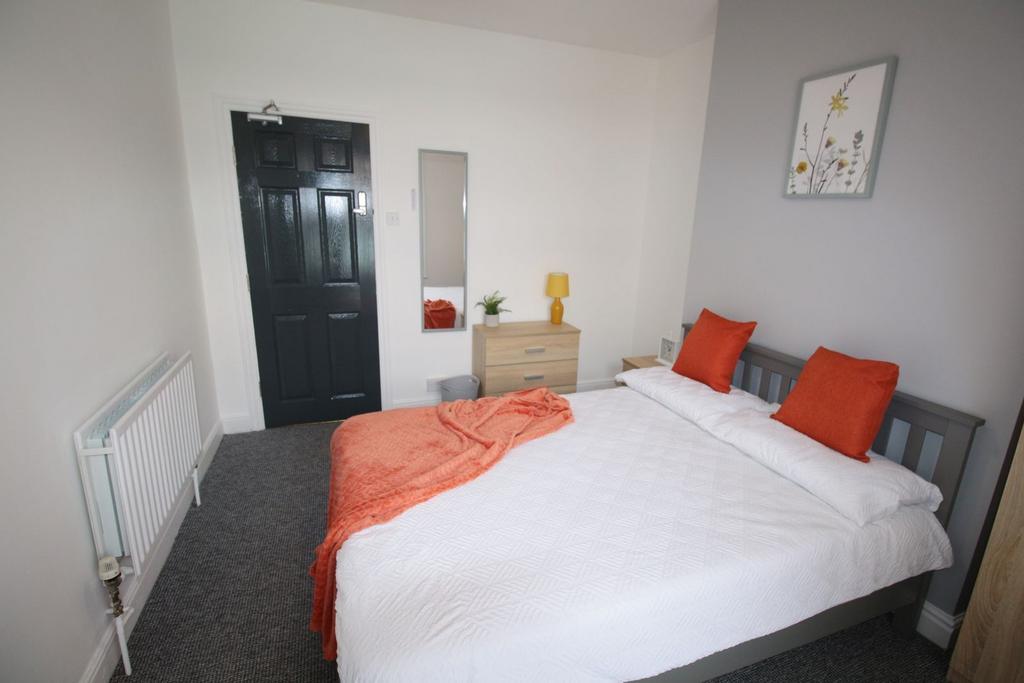 Canwick Road, Lincoln, Lincolnshire, LN5 8HE 4 bed house share to rent £545 pcm (£126 pw)