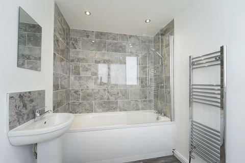 5 bedroom semi-detached house to rent, Ash Gardens, Leeds