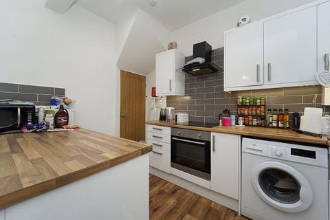 2 bedroom end of terrace house to rent, Thornville Street, Leeds