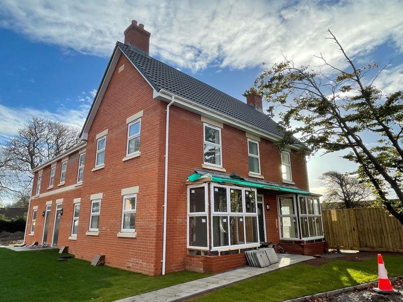 Priory Court Oxford Street, BurnhamOnSea 3 bed terraced house for