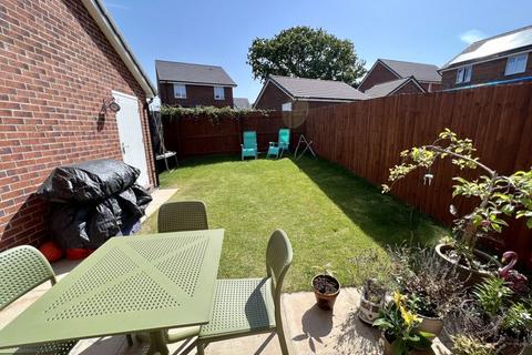 3 bedroom semi-detached house to rent, Harebell Drive, Congleton