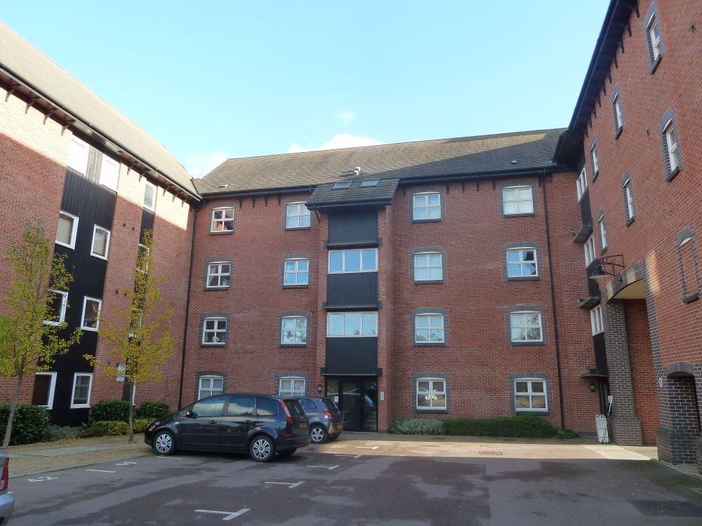 East Dock, The Wharf, Linslade, LU7 2 bed apartment £950 pcm (£219 pw)
