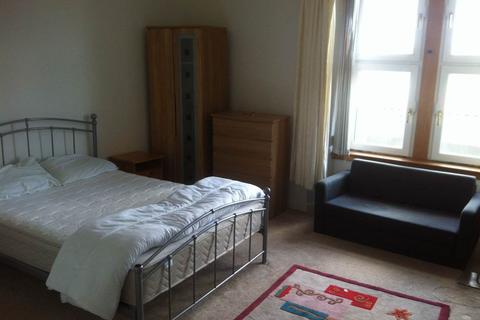 2 bedroom flat to rent - 20B Peddie Street, ,