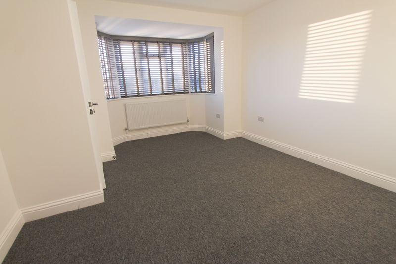 Old Ruislip Road, Northolt 1 bed flat £1,350 pcm (£312 pw)