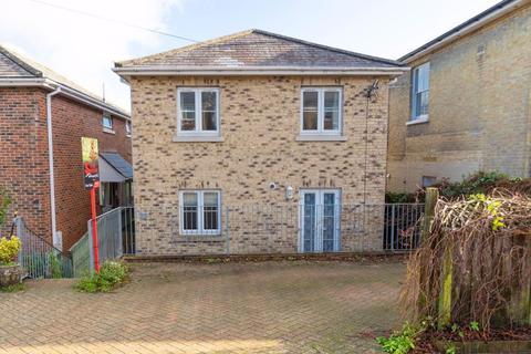 3 bedroom detached house for sale - Clatterford Road, Newport