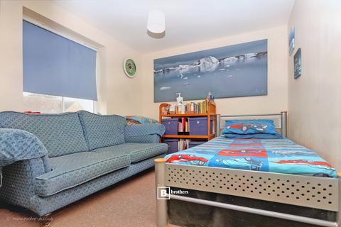 2 bedroom apartment for sale - Tracy Avenue, Slough SL3