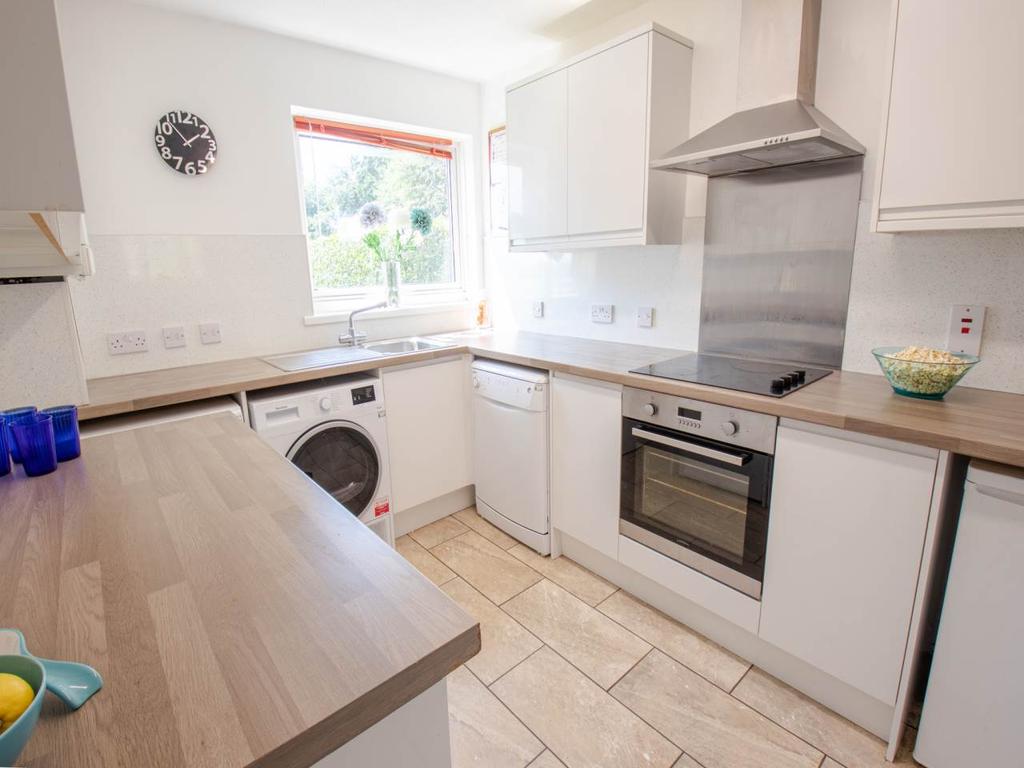 Sundridge Close, Canterbury, Kent 4 bed house £2,268 pcm (£523 pw)
