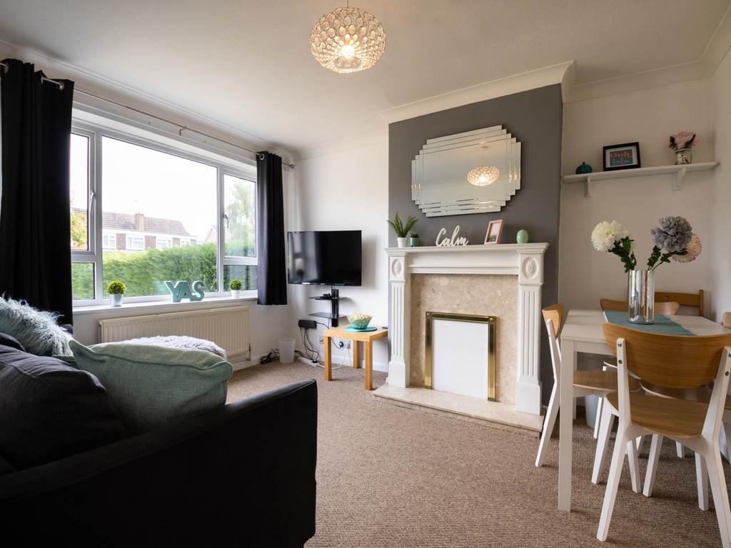 Brockenhurst Close, Canterbury, Kent 4 bed house £2,428 pcm (£560 pw)