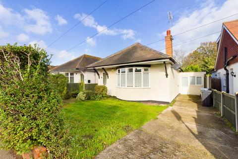 2 bedroom detached bungalow for sale - Bromstone Road, Broadstairs, CT10