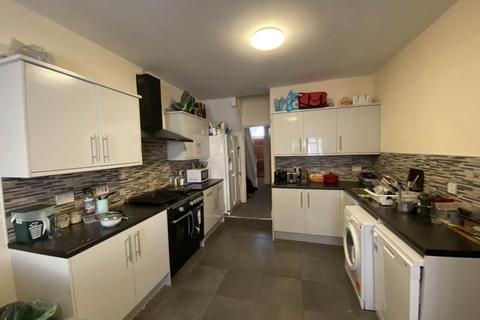 6 bedroom house to rent - Mackintosh Place, Roath, Cardiff