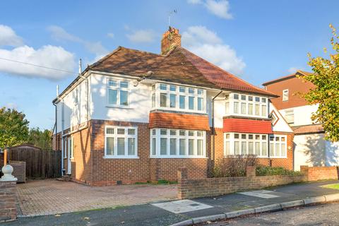 4 bedroom semi-detached house for sale - Chatham Avenue, Hayes BR2