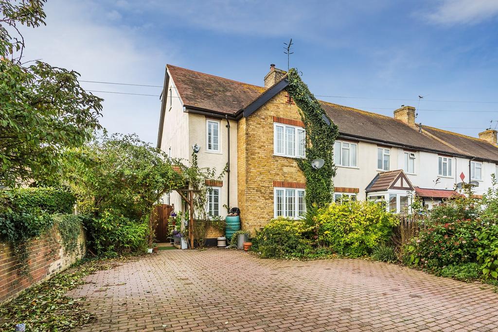 Station Road, Edenbridge, TN8 4 bed terraced house for sale £500,000