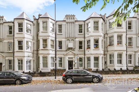 3 bedroom apartment for sale - Middle Lane, N8