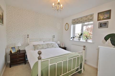 26 Foxcroft Drive, Carterton, OX18 3HT