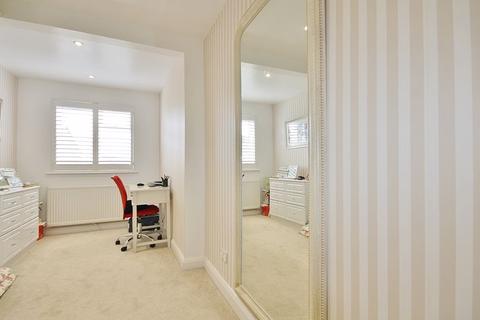 26 Foxcroft Drive, Carterton, OX18 3HT