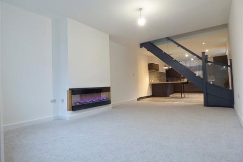 3 bedroom end of terrace house for sale - King Street, Heywood, Greater Manchester, OL10