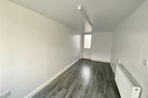 25 Greengate Road, Sheffield, S13 7QA