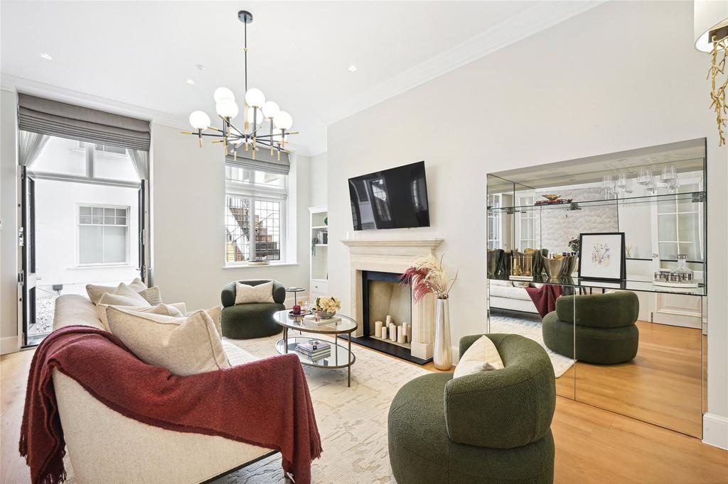 Cadogan Square, London, SW1X 3 bed apartment to rent £15,405 pcm (£