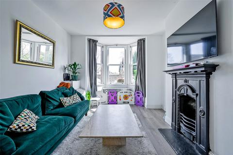 2 bedroom semi-detached house to rent, Vansittart Road, Windsor, Berkshire, SL4