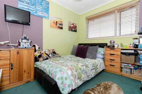 22 Coleridge Close, Goring By Sea, Worthing, BN12 6LD