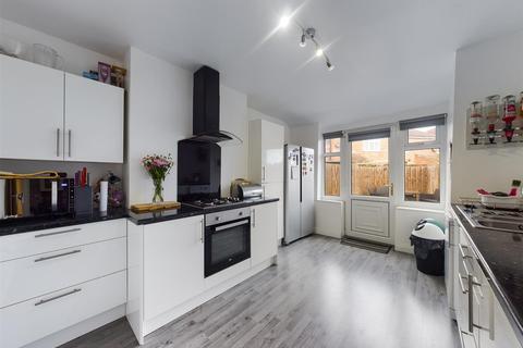 87 Queensgate, Bridlington, YO16 7JQ
