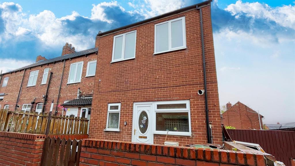 Church View, Featherstone, Pontefract 3 bed end of terrace house for sale £115,000