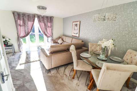 14 Cornfield Way, Nuneaton, CV10 0FR