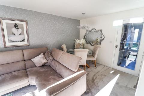 14 Cornfield Way, Nuneaton, CV10 0FR