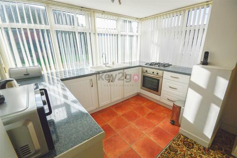2 bedroom detached bungalow for sale - Kirkcroft Lane, Killamarsh, Sheffield, S21