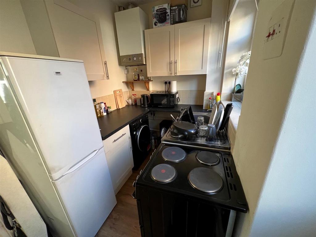 Kitchen 2.jpg