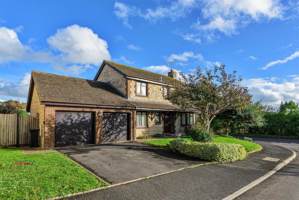 Northover Close, Burton Bradstock, Bridport 4 bed detached house for